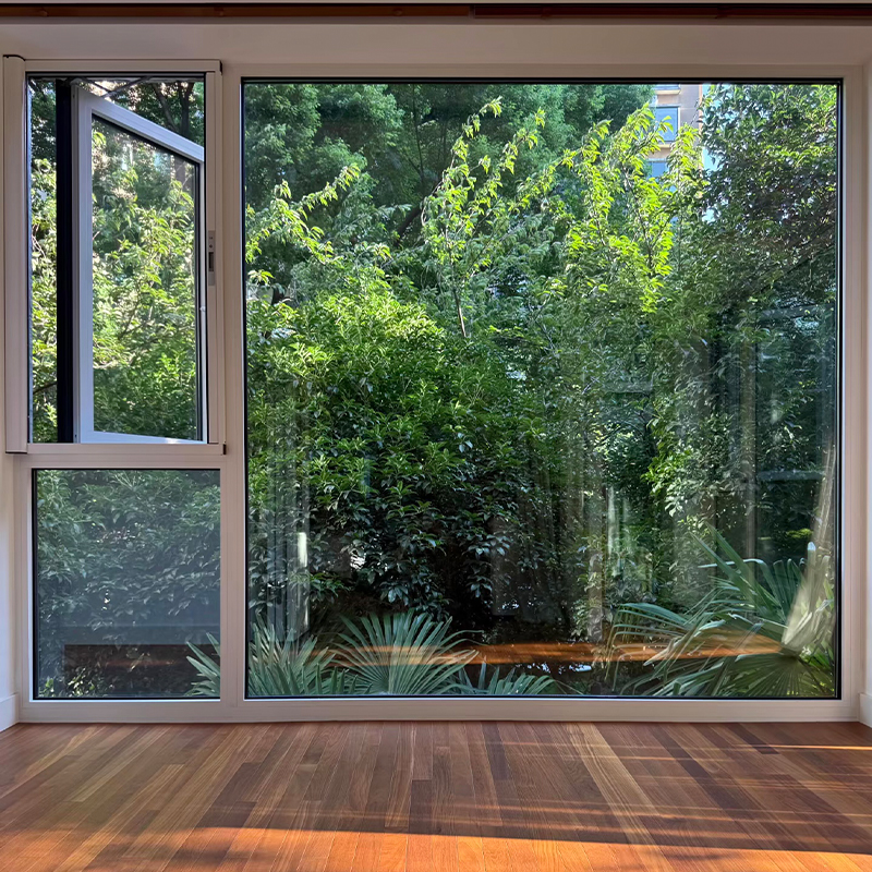 Panlabas na Casement Window